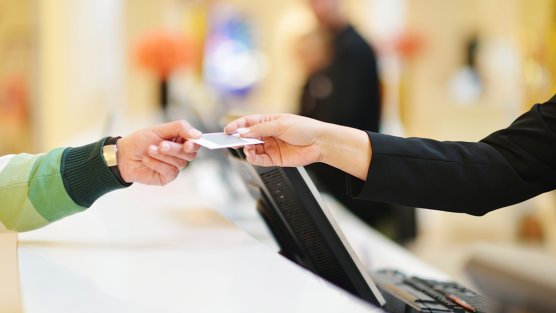 Online and Offline Stores – a Good Match or a Separate Brand?